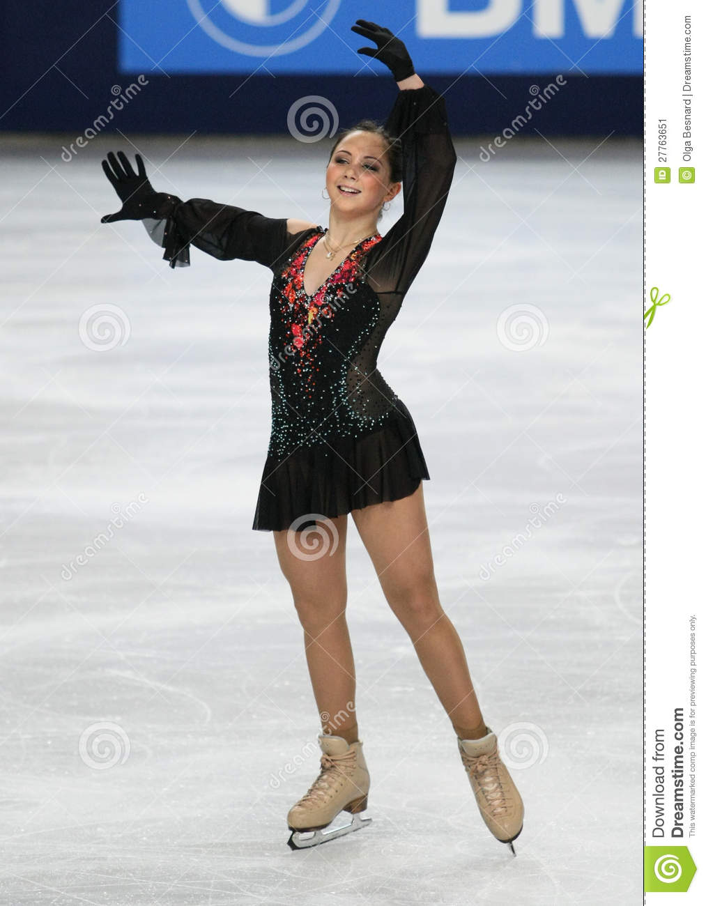 1013x1300  Элизавета Туктамишева из России реагирует в конце ее выступления во время бесплатной программы Ladies в Skate Canada International в Летбридже, Альберта, 31 октября 2015 г. Рейтер/Джим Янг Стоковой Фото - Алами