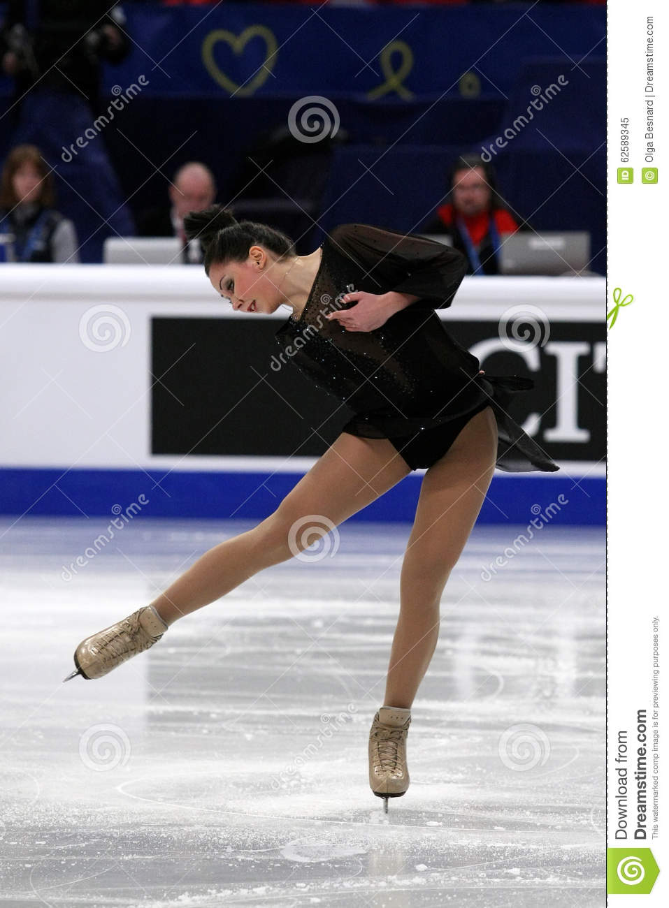 957x1300  Elizaveta Tuktamysheva (RUS) Редакционное изображение - изображение скейта, Франция: 27863774