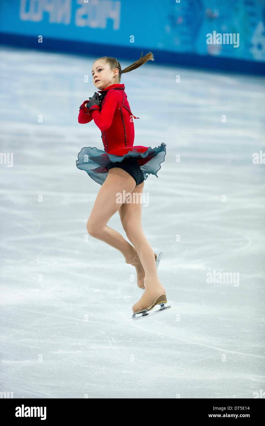 866x1390  Это версия олимпийского ношения обнаженного патентного насоса | Гламур