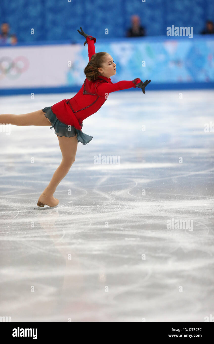 866x1390  Yulia Lipnitskaya Russia выступает в Hi -Res stock Photography и Images - Alamy