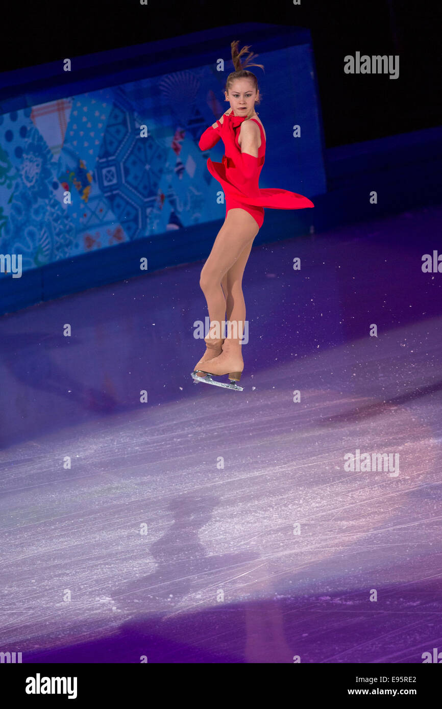 866x1390  PIN -код Брайана Йейтса на спорте | Юлия Липницкая, женщины, мода