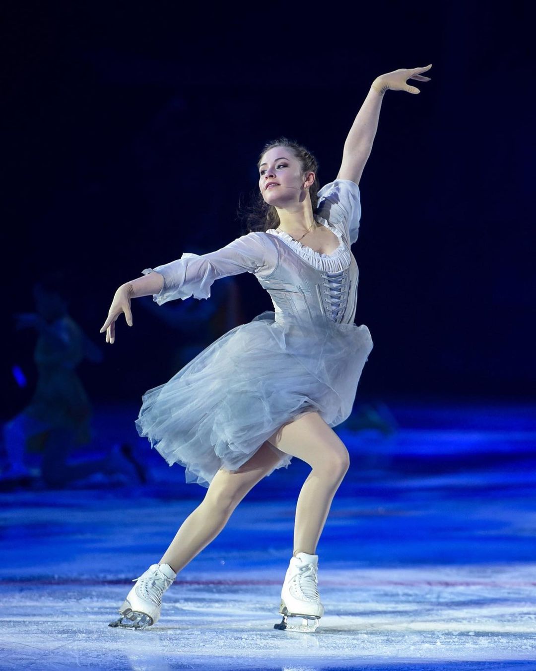 1080x1350  Нет фильма, нет видео, нет телевизора, без документального фильма - Российская Юлия Липницкая выступает во время программы команды женского катания на коньках в «Айсбергском кастрютерном дворце» на зимних Олимпийских играх в Сочи,