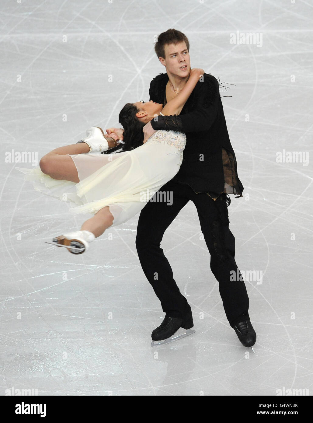 1029x1390  Елена Илиньх, Никита Каталапов - Елена Илинье и Никита Катсалапова Фотографии - Зимбио