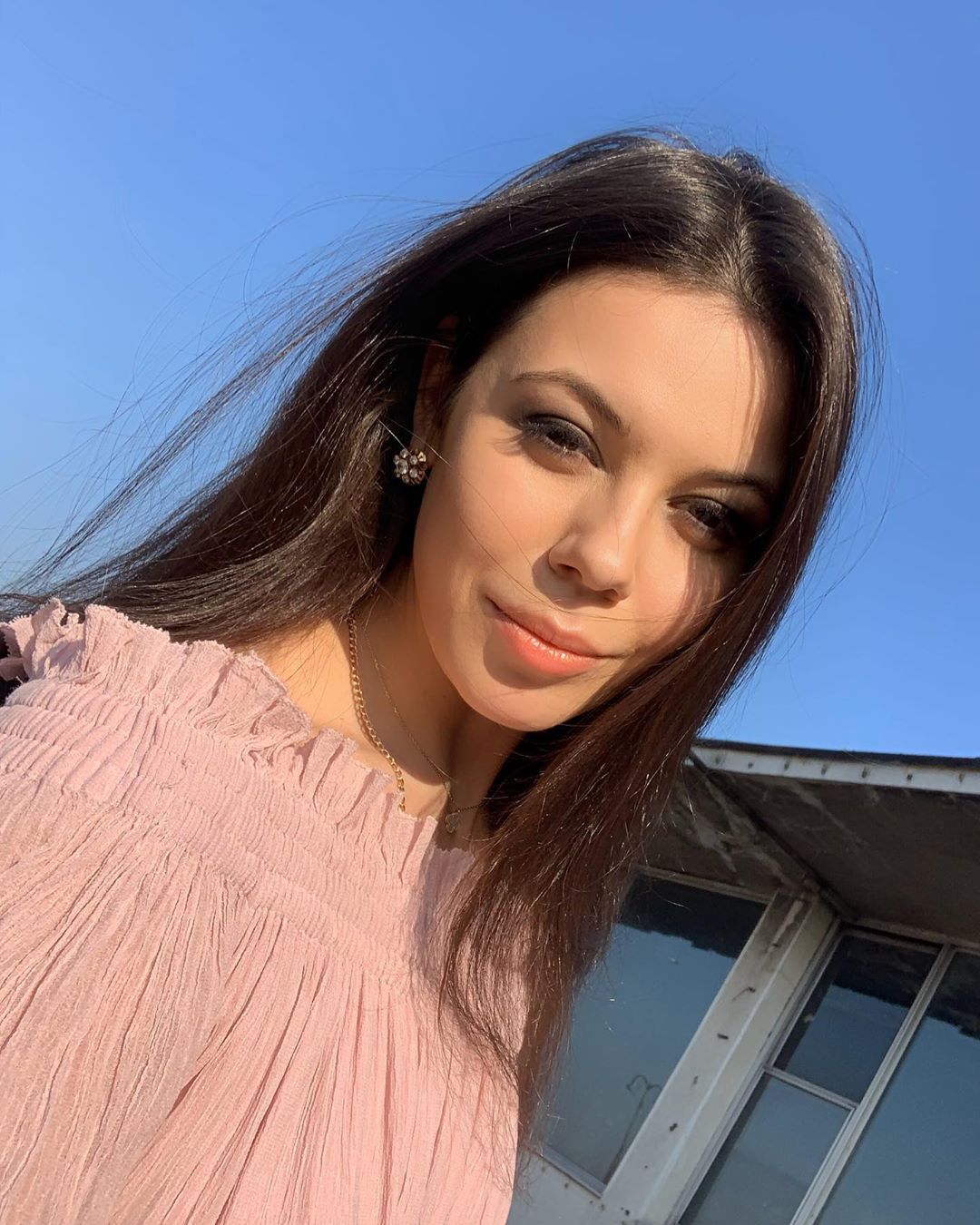 1080x1350  Елена Илинье и Никита Катсалапов (Рус), выступающие в короткой программе танца на льду на Олимпийских зимних играх, Сочи, Россия Сток -Фото - Алами