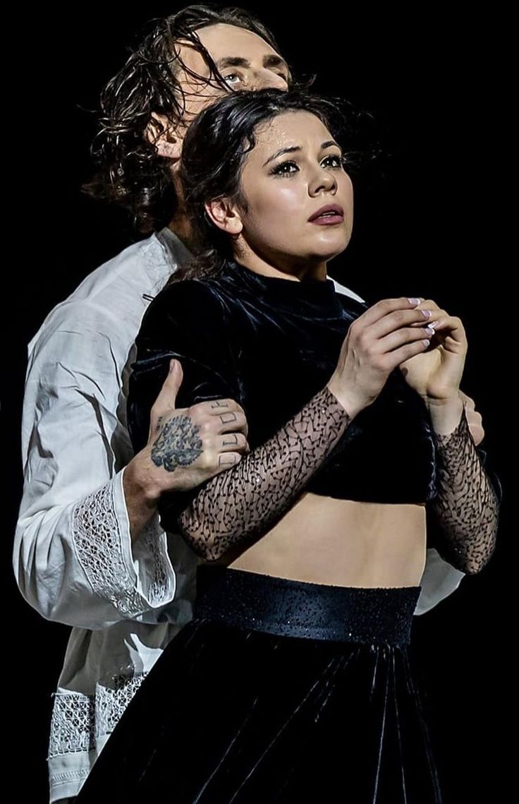 736x1139  Российский трек на Оскаре. Костюм скандального фигуриста был создан нашими людьми. - Новости развернулись