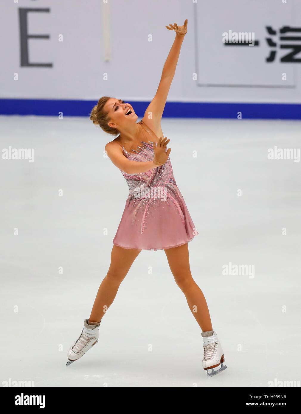 1010x1390  ISU Гран -при фигурного катания Финал 2013/2014 - День первый | Елена Радионо, фигурное катание, блестящий купальник