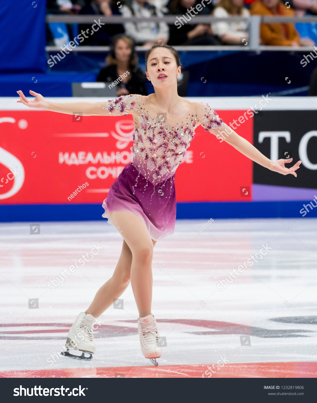 1257x1600  Елена Радионо из России выступает во время свободного катания на коньках ... | Фигурные наряды, Елена Радионова, платья фигурного катания