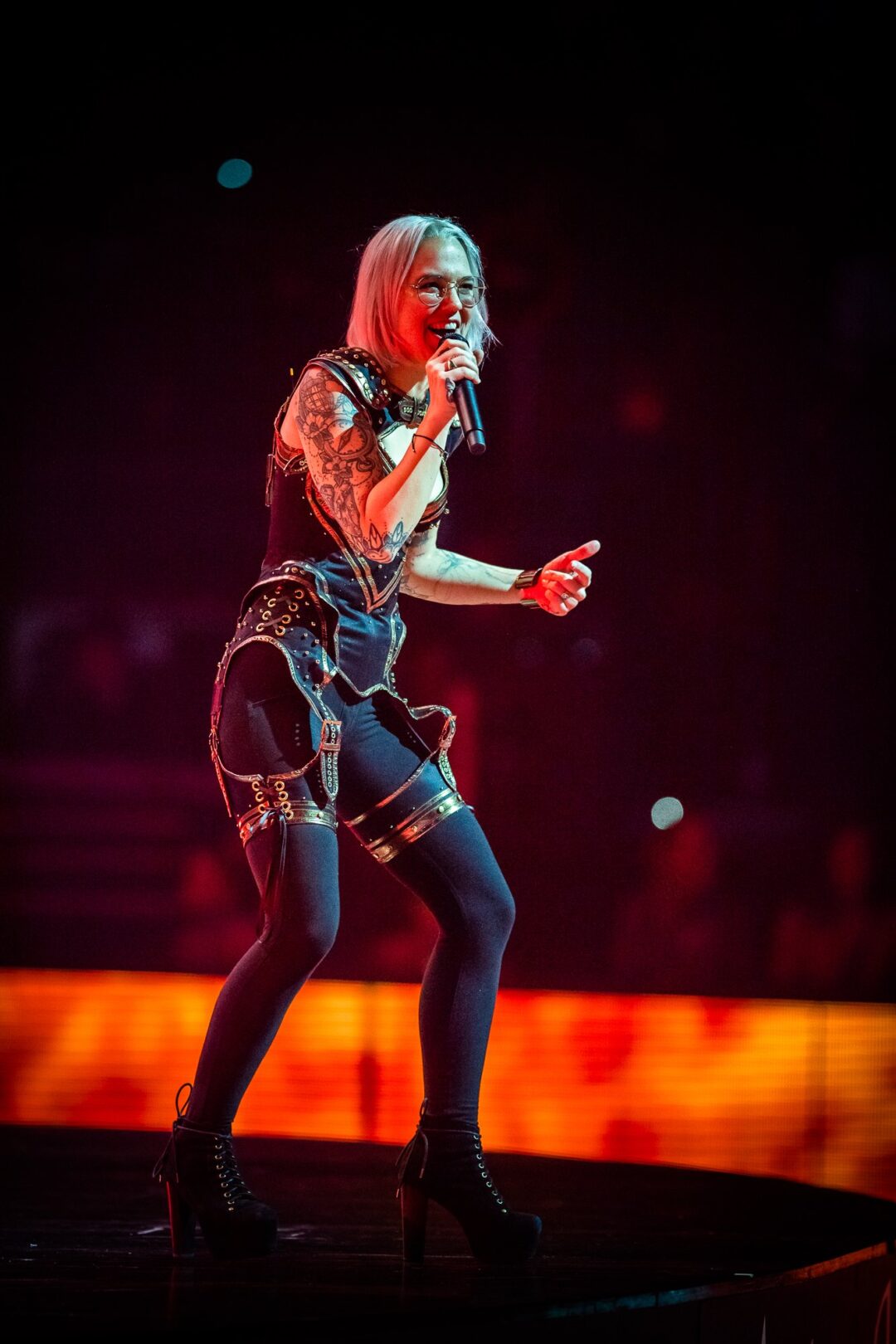 1080x1620  本郷 理華 「選手 権 で 納得 の 演技 を」 第 第 83 回全 フィギュア スケート 選手 権/2014-2015 Sp ・ fs 『/カルメン』: Рисунок Скалы Biyori