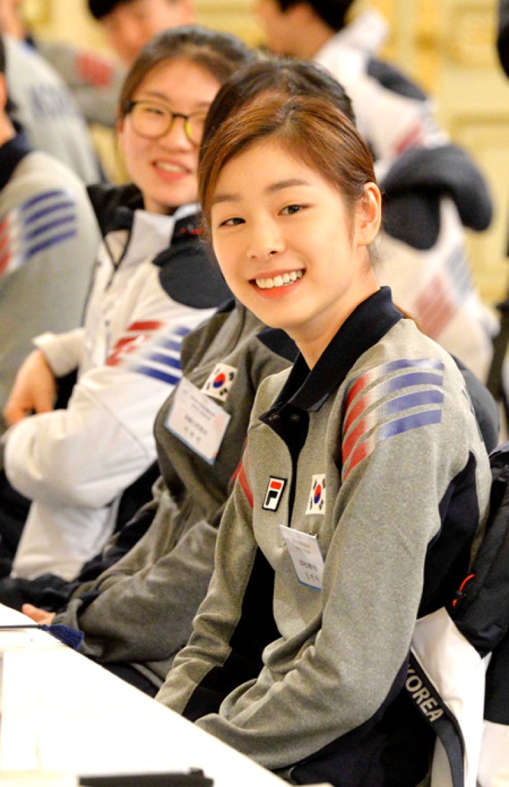 740x1145  Фотографии] фигурист Ким Юна на \ "Galaxy Note 20 5G Drive-Through \" Event | Kdramastars