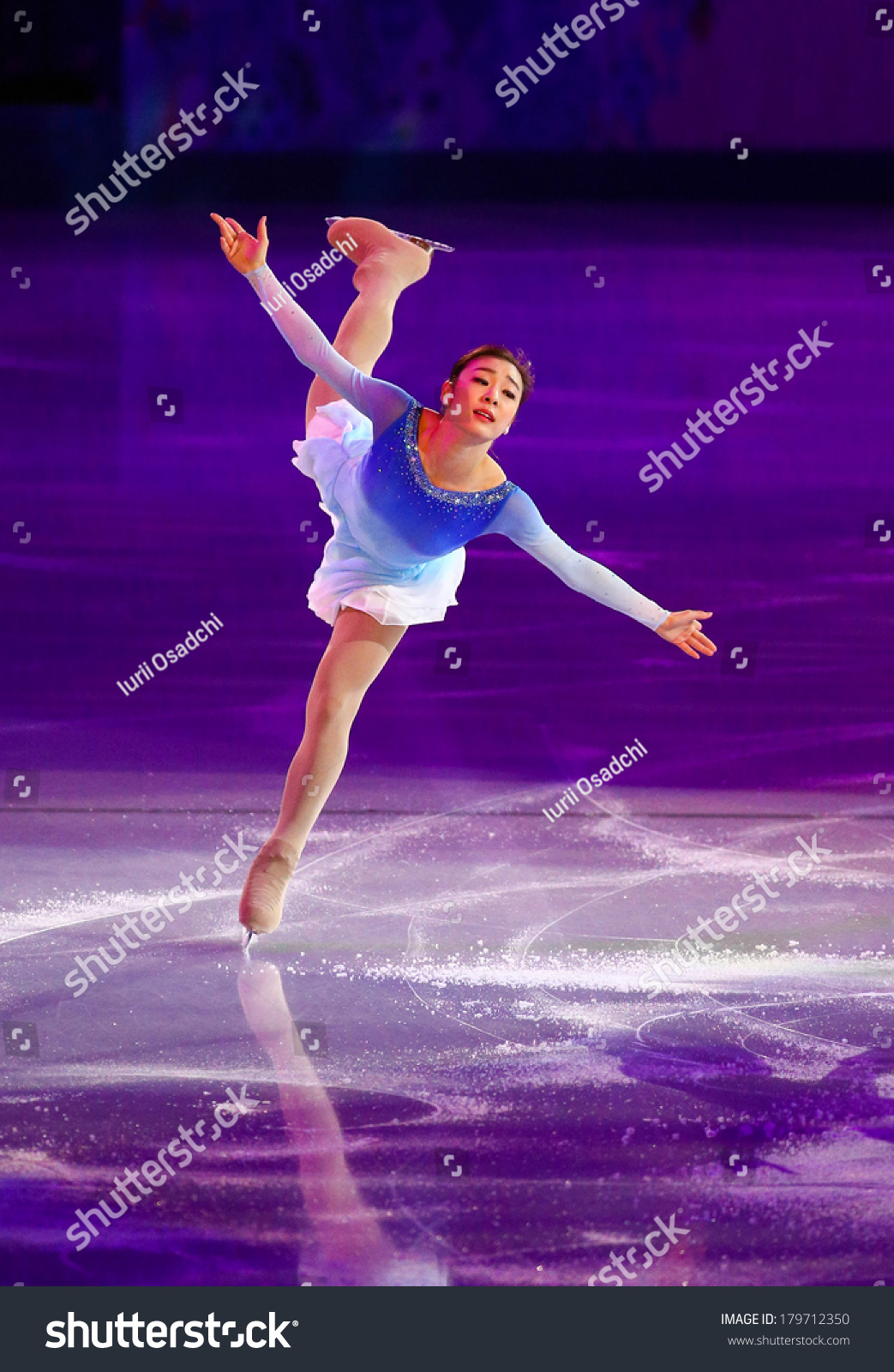 1043x1600  Фотографии от поста Юны Ким