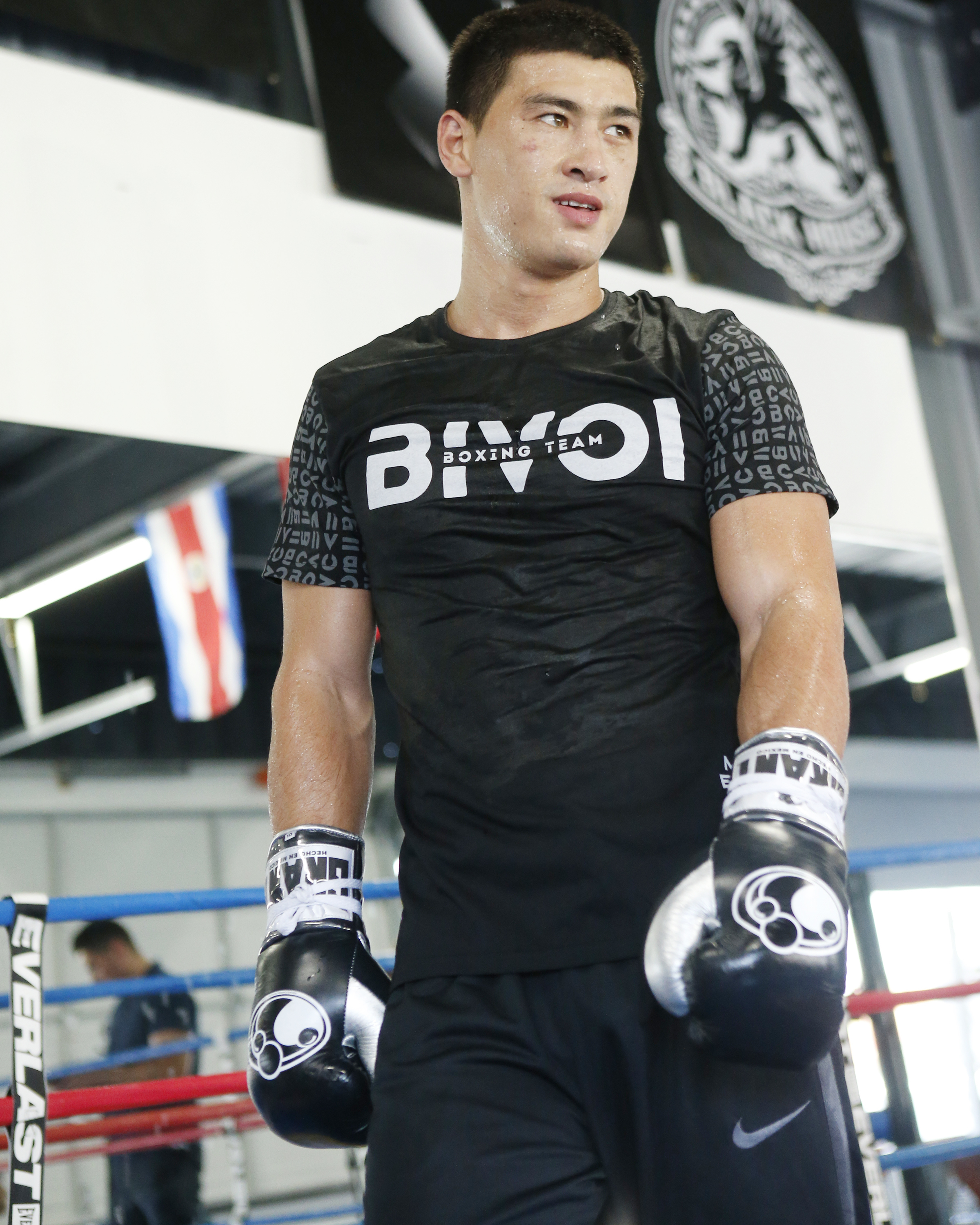 2400x3000  Dazn - Dmitry Bivol снимает Zurdo Ramirez 👑 #bivolzurdo | Facebook