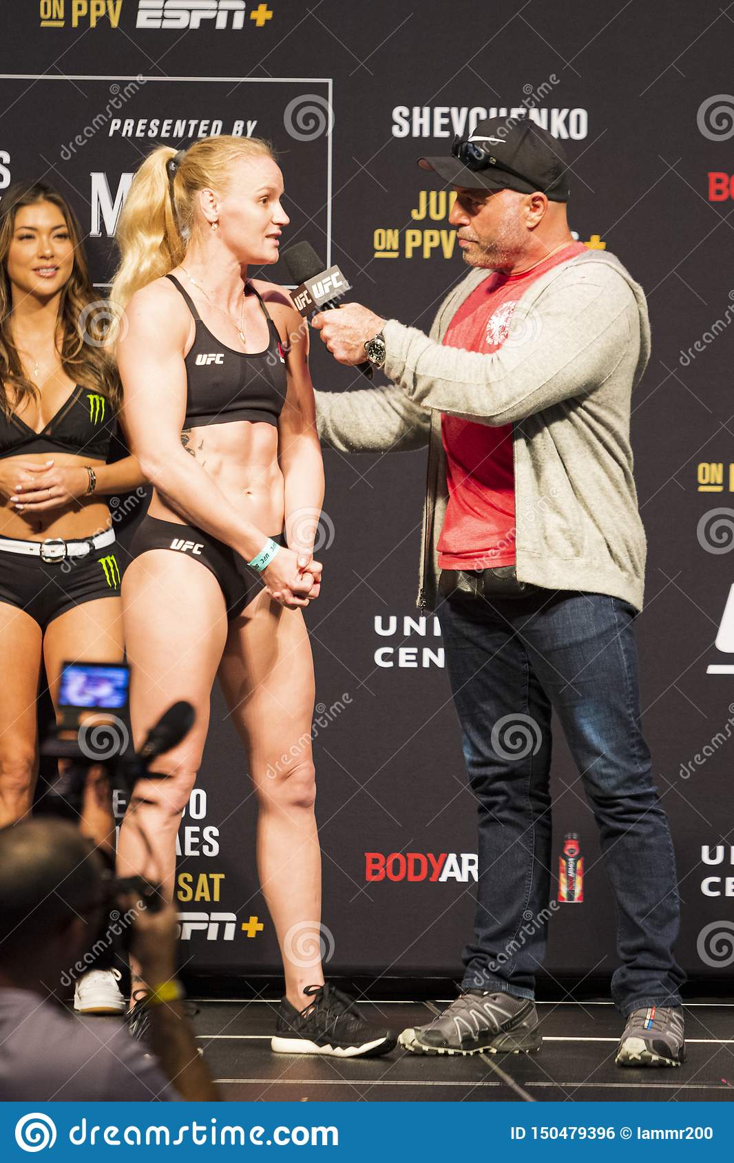 1066x1689  Valentina Shevchenko Hi -Res stock Photography и Images - стр. 2 - Алами