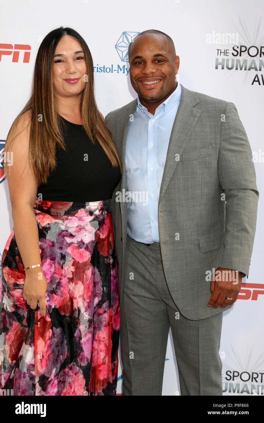 866x1390  Легенда WWE Джон Сина побил запись Make-A-Wish