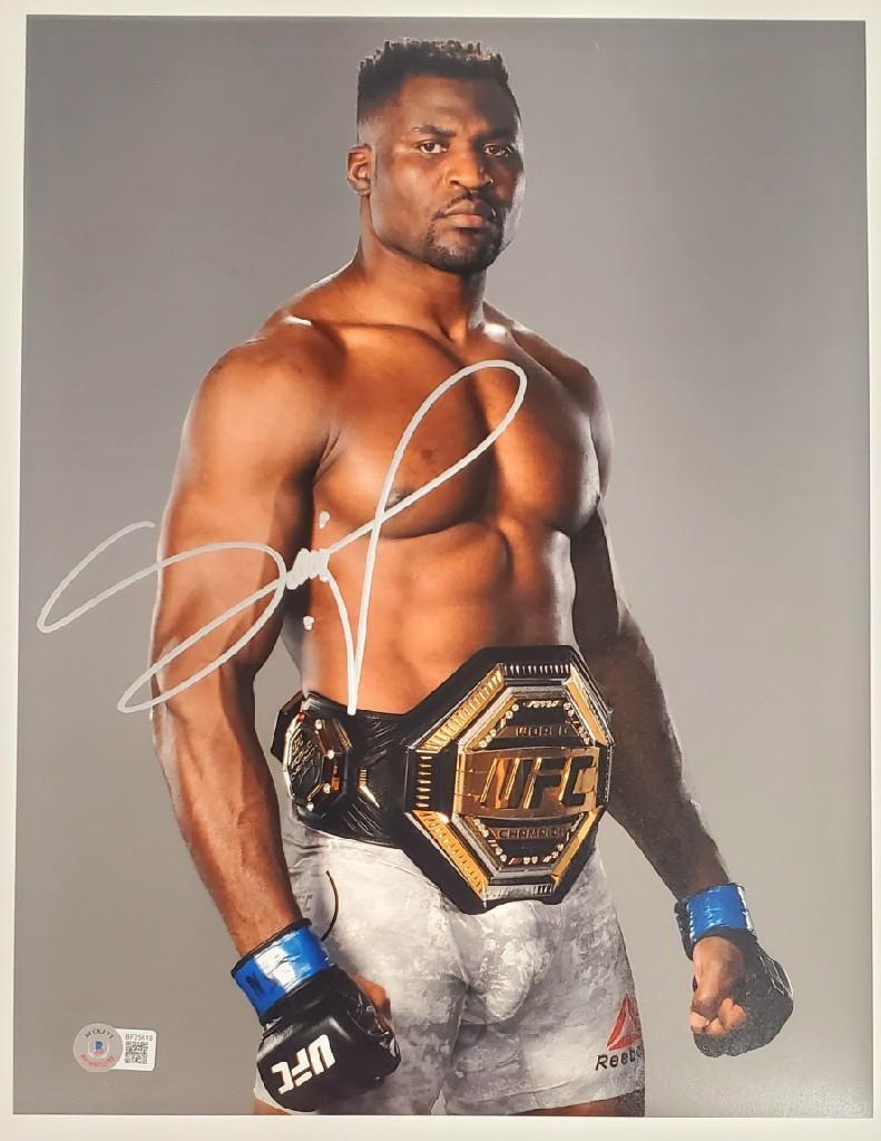 791x1024  Фрэнсис Нганну подписал UFC 11x14 Photo Autograph ~ Beckett Bas Holo