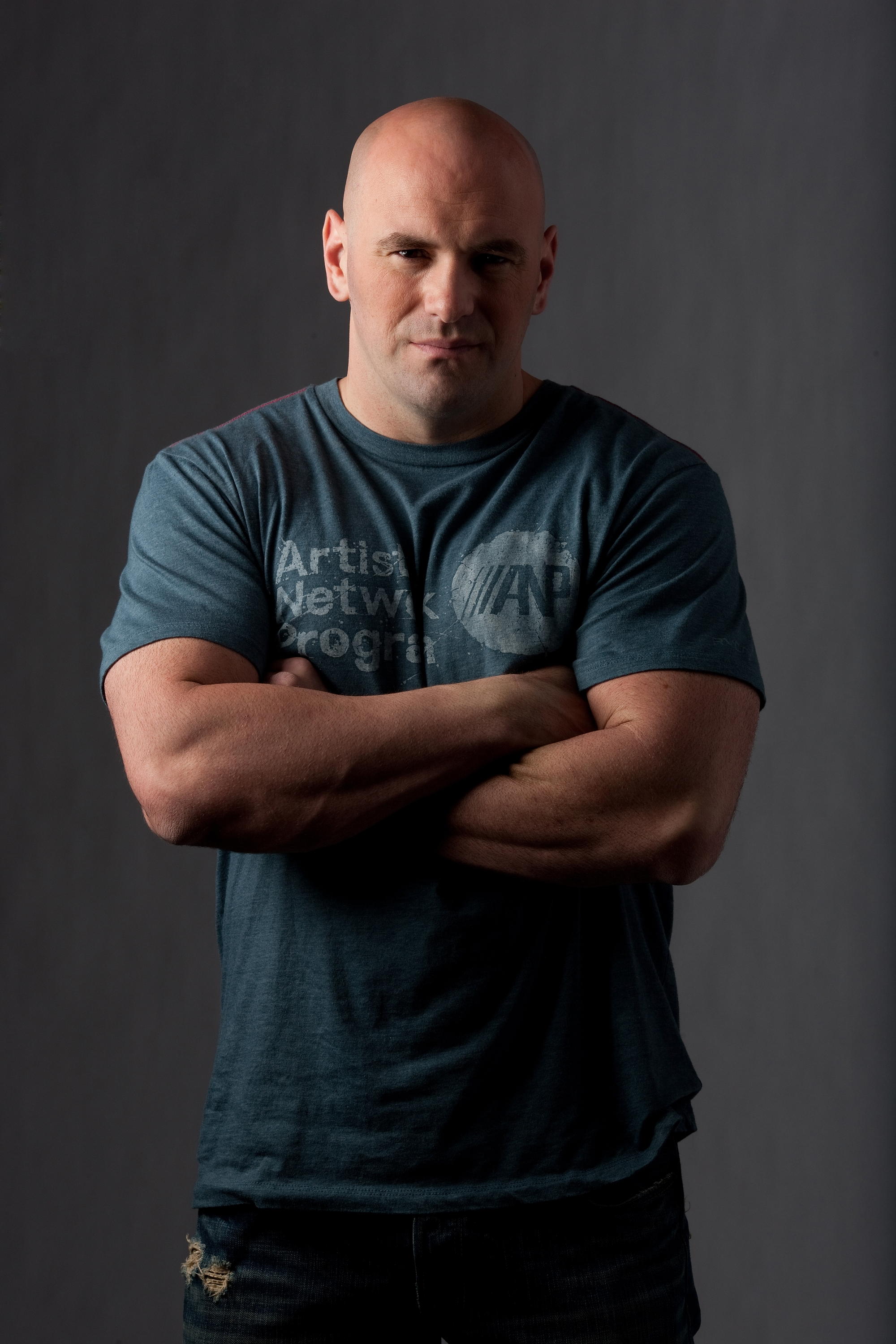 2000x3000  UFC 242 обои - пещера обоев