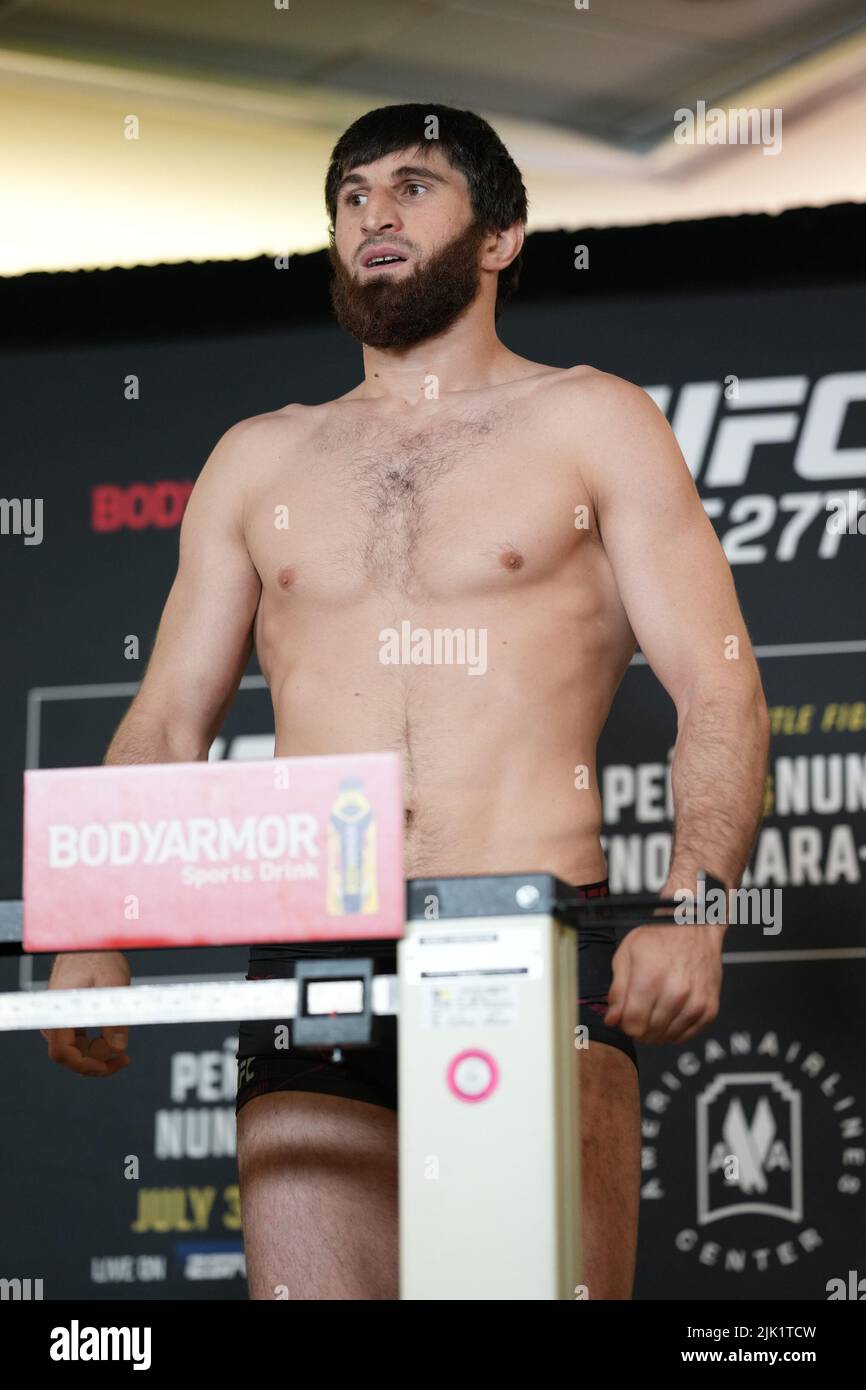 Магомед Анкалаев обои на телефон