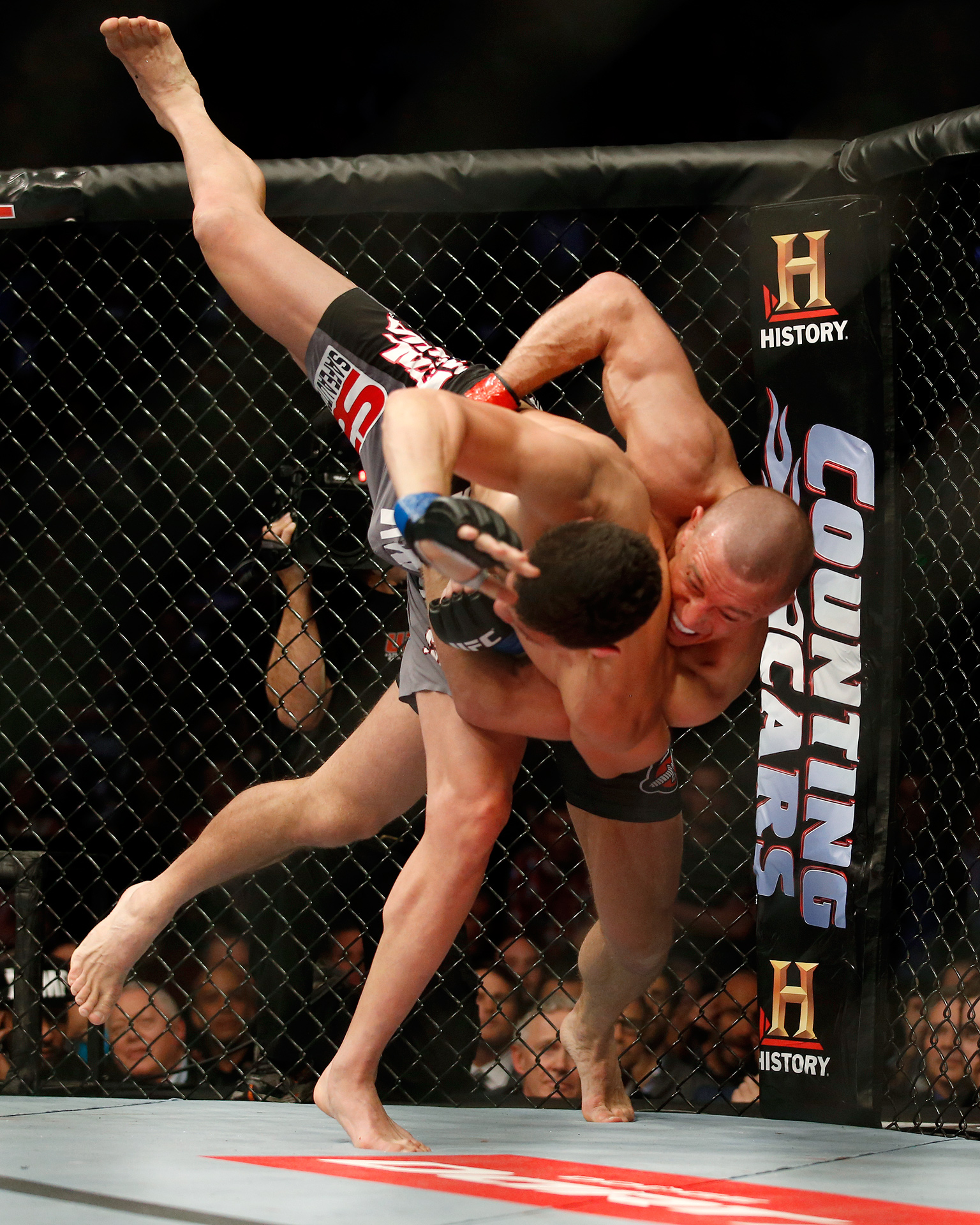 1536x1920  Генри Голдинг Звезды в боевике Thriller Assassin Club. Обновление: трейлер - M.A.A.C.