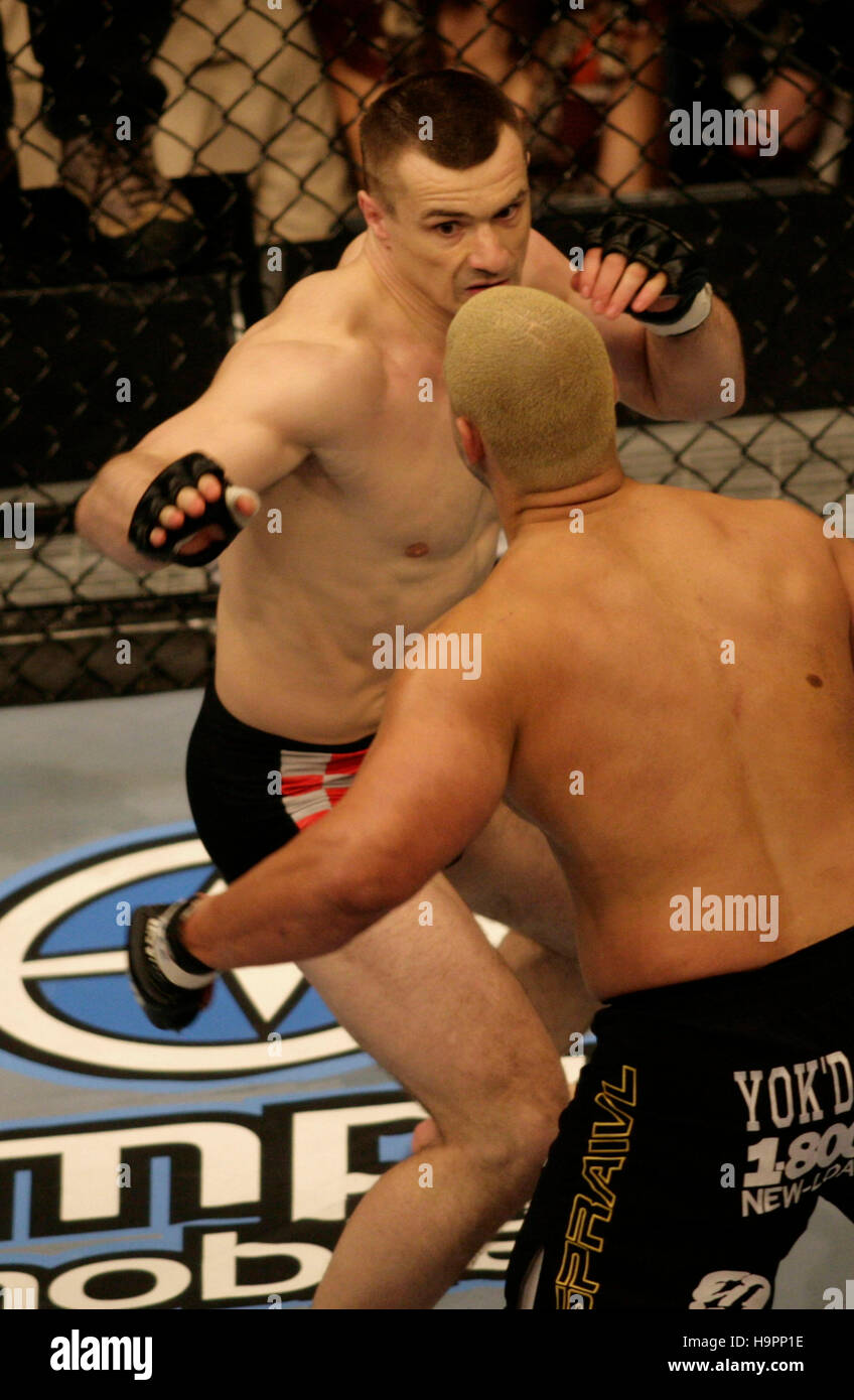 848x1390  UFC 70: Нации сталкиваются (TV Special 2007) - IMDB