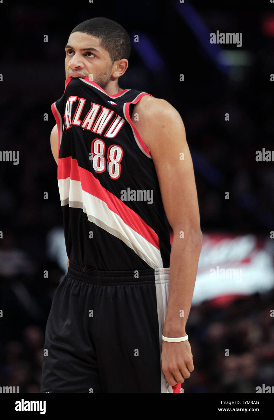 907x1390  PIN -код Djebril AJ Laorden на дизайне плаката | Кармело Энтони Обои, Кармело Энтони, NBA Pictures