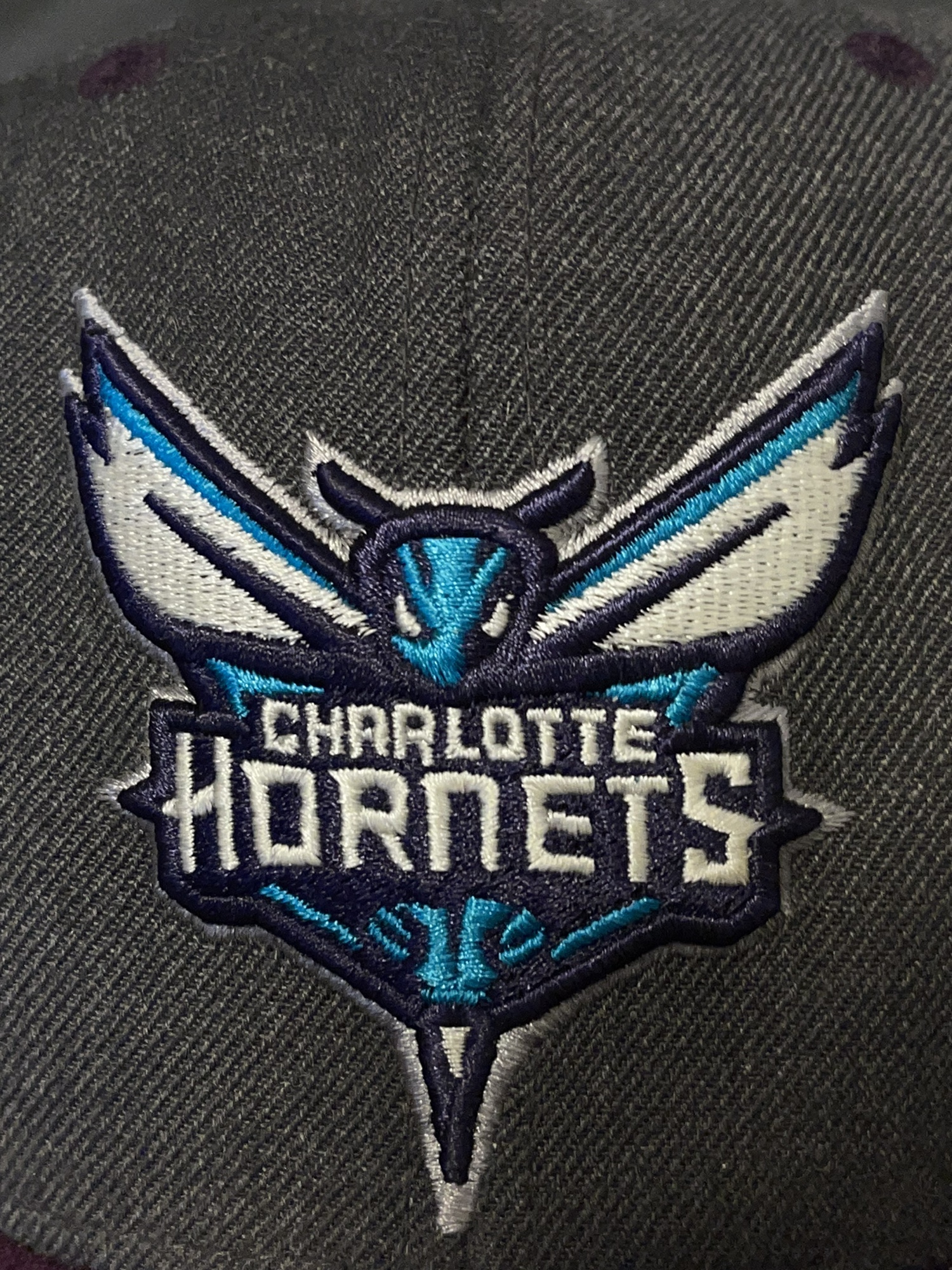 1500x2000  Официальный Mitchell \ U0026 NESS NBA Баскетбол Шарлотта Хорнетс. Установленная шляпа размером 8 Мужские мужчина | Sidelineswap