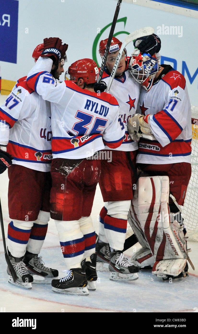 826x1390  КОНТИНЕНТАЛЬНАЯ ЛЕГКОЙ ЛЕГИ ХОККЕЙ ЛИГИ ХЛ Стоковая фотография и изображения - Алом