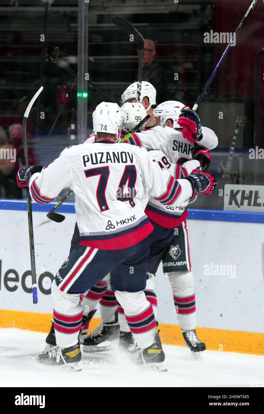 888x1390  Neftekhimik Hi -Res stock Photography и Images - Alamy