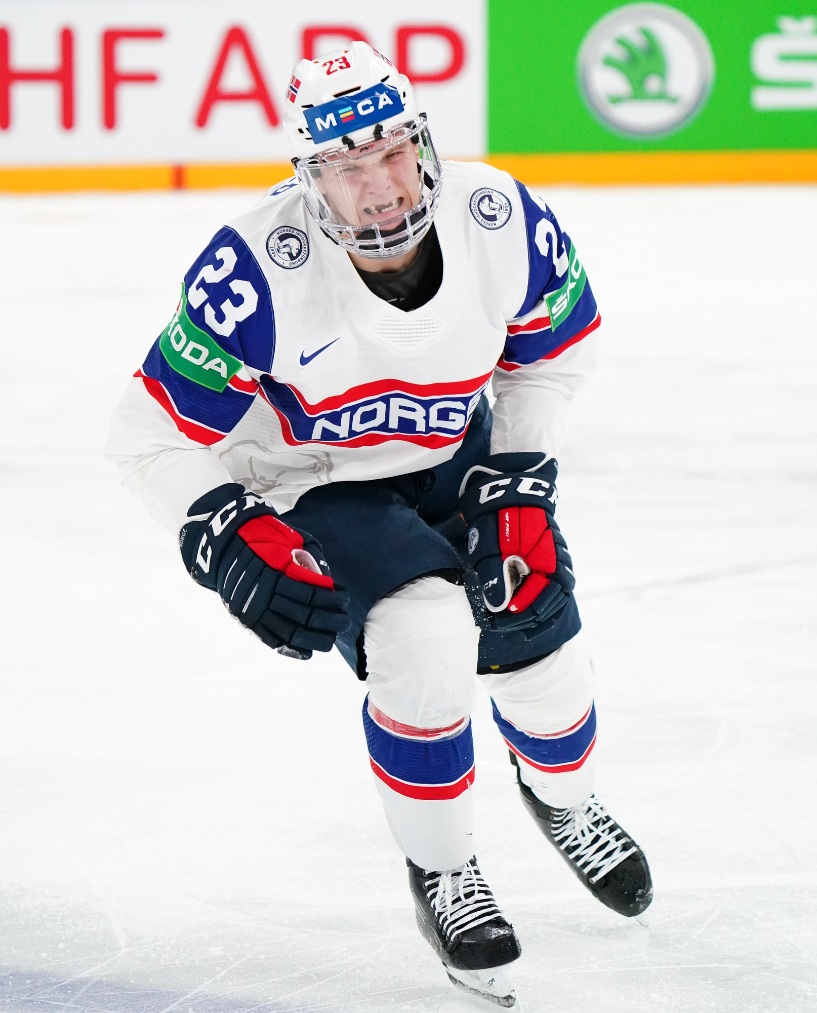 1614x2000  IIHF - Галерея: Соединенные Штаты против Норвегии - 2022 IIHF Чемпионат мира по хоккею по хоккею