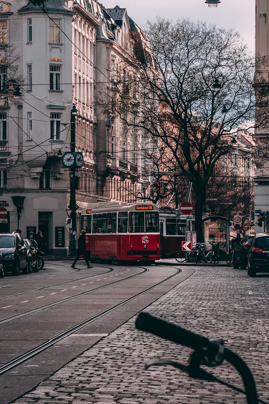 910x1365  HD wallpaper: австрия вена велосипед люди красный закат улица | Wallpaper Flare