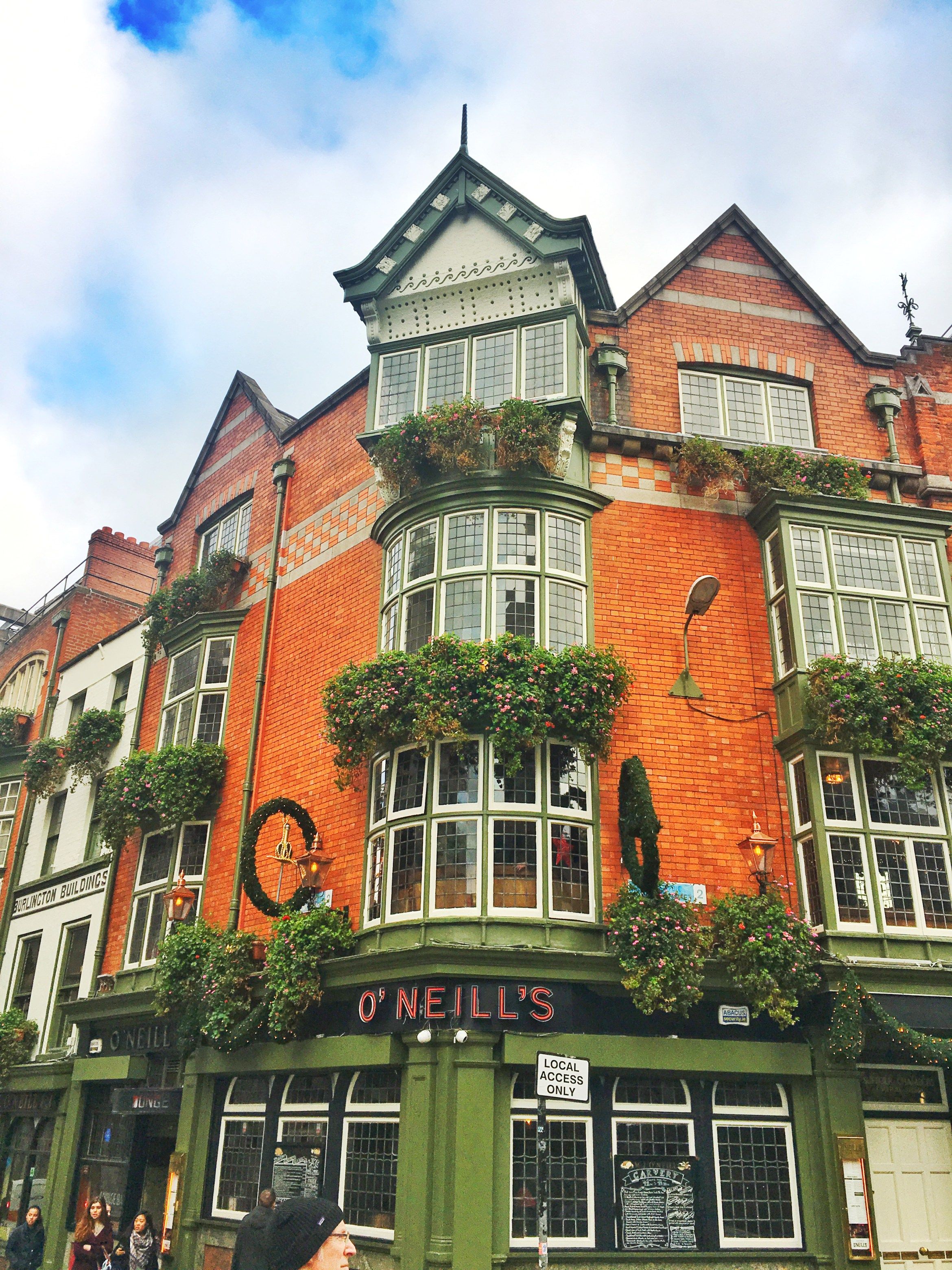 2340x3120   Дублин Как местный житель с экспатами Шай и Курт | Дублин Ирландия путешествия Отпуск поездки 