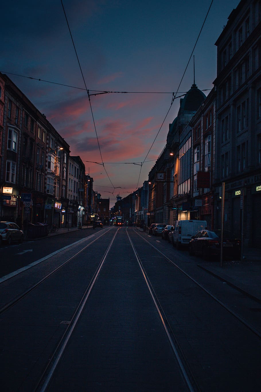 910x1365  HD обои: ирландия дублинское аббатство улица середина ночи отражение ночные огни | Wallpaper Flare