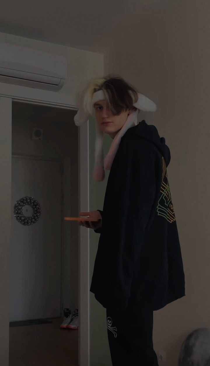 720x1255  nekoglai | Стримеры, Самые привлекательные мужчины, Блоггерский стиль