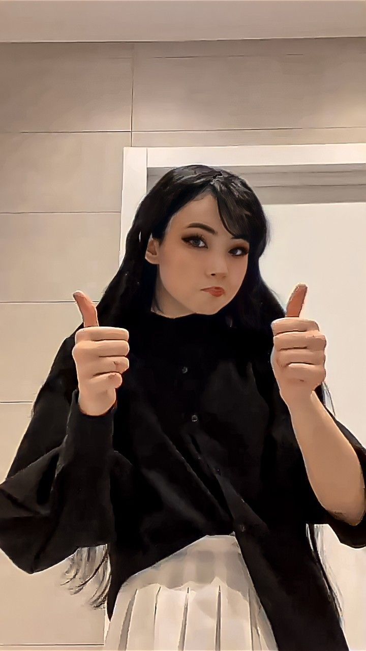 720x1280  карина карамбейби карина фото карины фото карины карамбейби видео с кариной  видео с кариной карамбейби русские блогеры русские … | Странные пары,  Прически, Эстетика