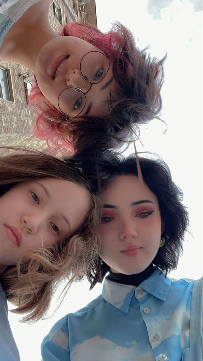 675x1200  карина карамбейби карина фото карины фото карины карамбейби видео с кариной  видео с кариной карамбейби русские блогеры ру… | Красотки, Стили причесок,  Ретро девушки