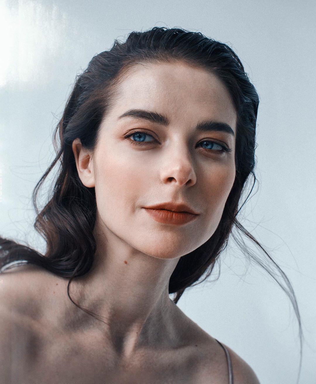 1080x1310  Марина Александрова покорила коллег новой фотосессией - лайфстайл - 9 мая  2019 - Кино-Театр.Ру