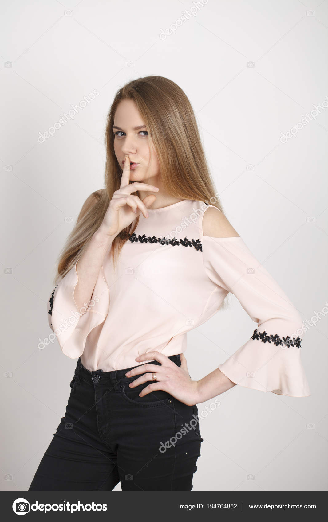 1067x1700  ⬇ Скачать картинки Девочка 16 лет, стоковые фото Девочка 16 лет в хорошем  качестве | Depositphotos