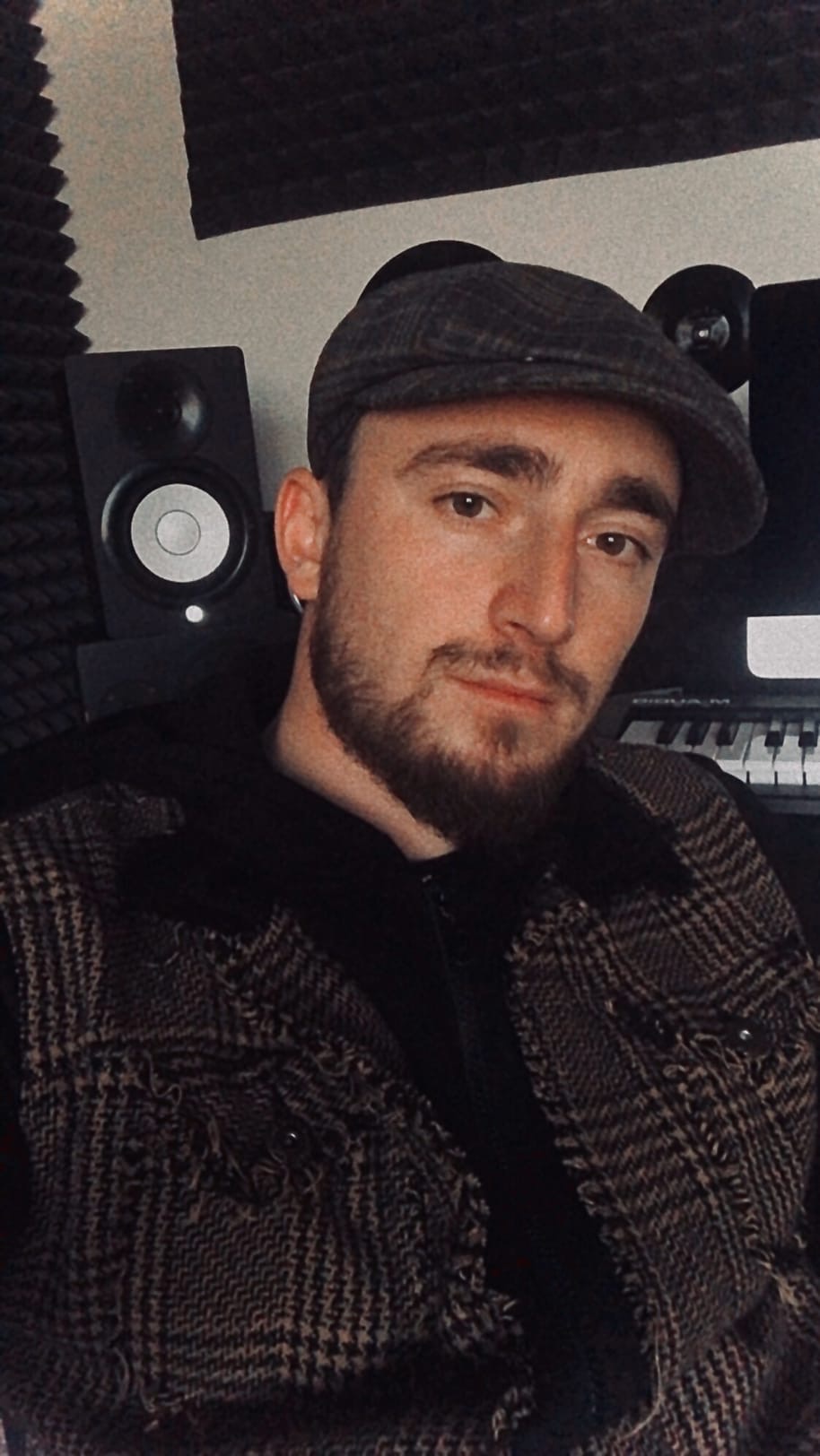 914x1624  Султан Лагучев: биография певца