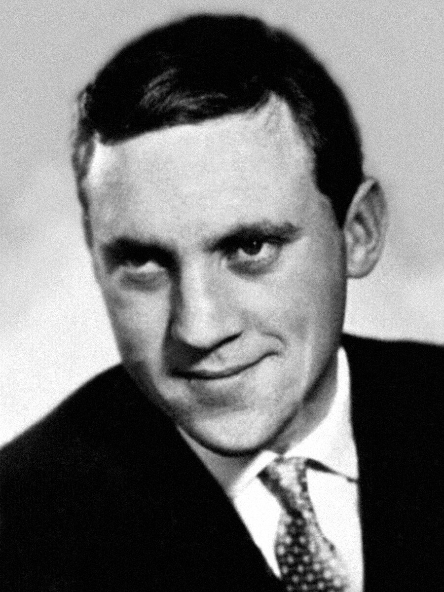 900x1200  Лица советской эпохи. Часть 216. 1962-1963. Владимир Высоцкий