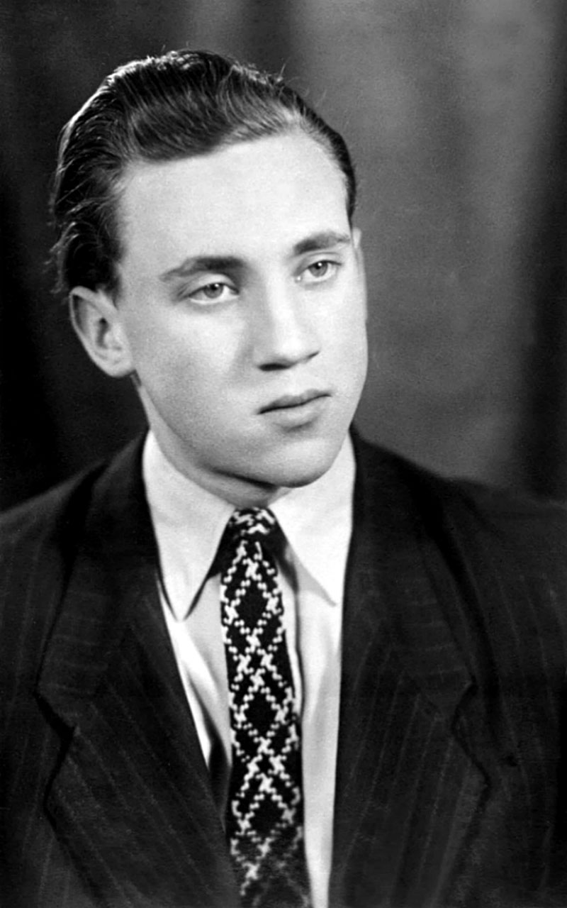 800x1280  Владимир Высоцкий. Студенчество. 1955- 1960 годы.. Обсуждение на  LiveInternet - Российский Сервис Онлайн-Дневников