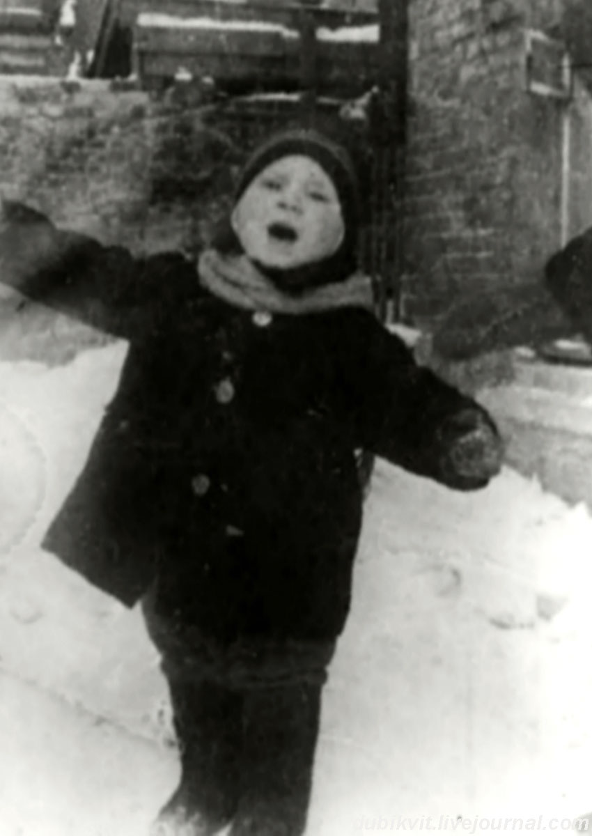 850x1200  Владимир Высоцкий в 2 года