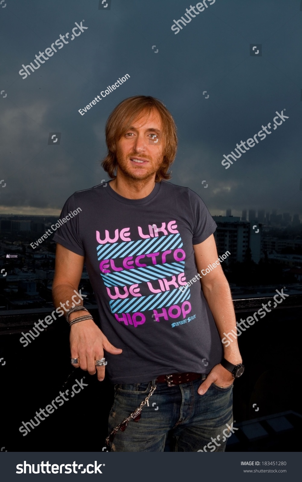 1001x1600  Дэвид Гетта позирует эксклюзивные портреты stockfoto 183451280 | Shutterstock