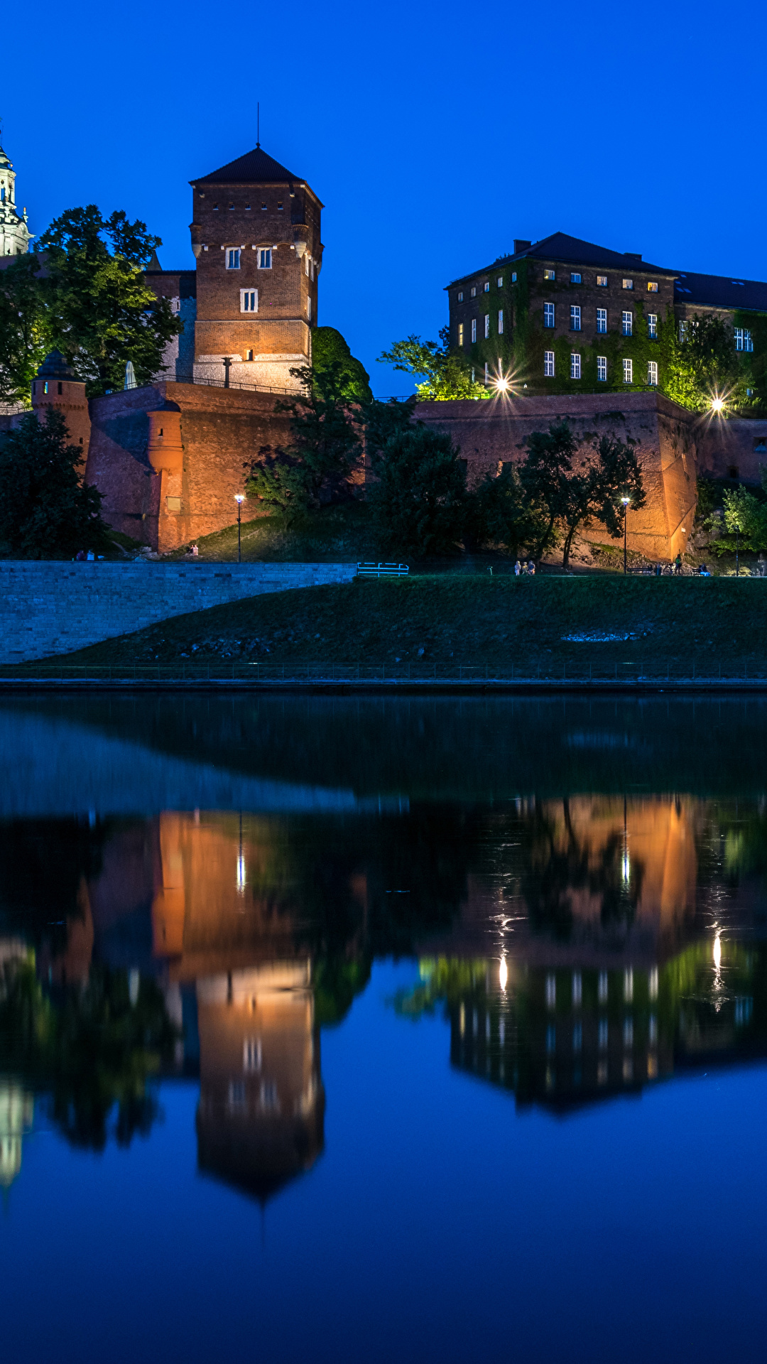 1080x1920  Picture Krakow Poland Вавельский замок Замки Ночная река 1080x1920