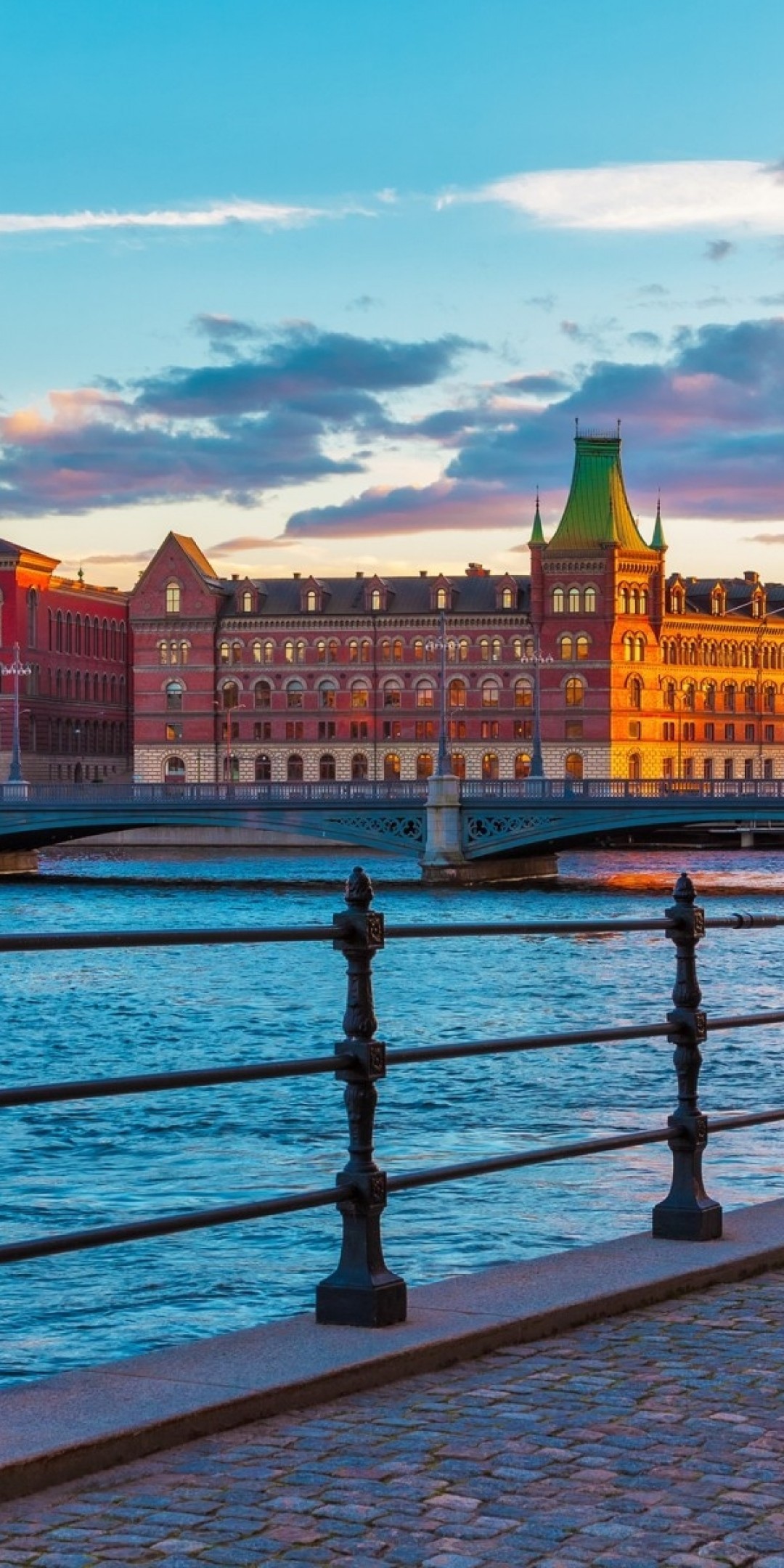 1080x2160   Скачать 1080x2160 Стокгольм Швеция Река Обои для Huawei Mate 10 - WallpaperMaiden