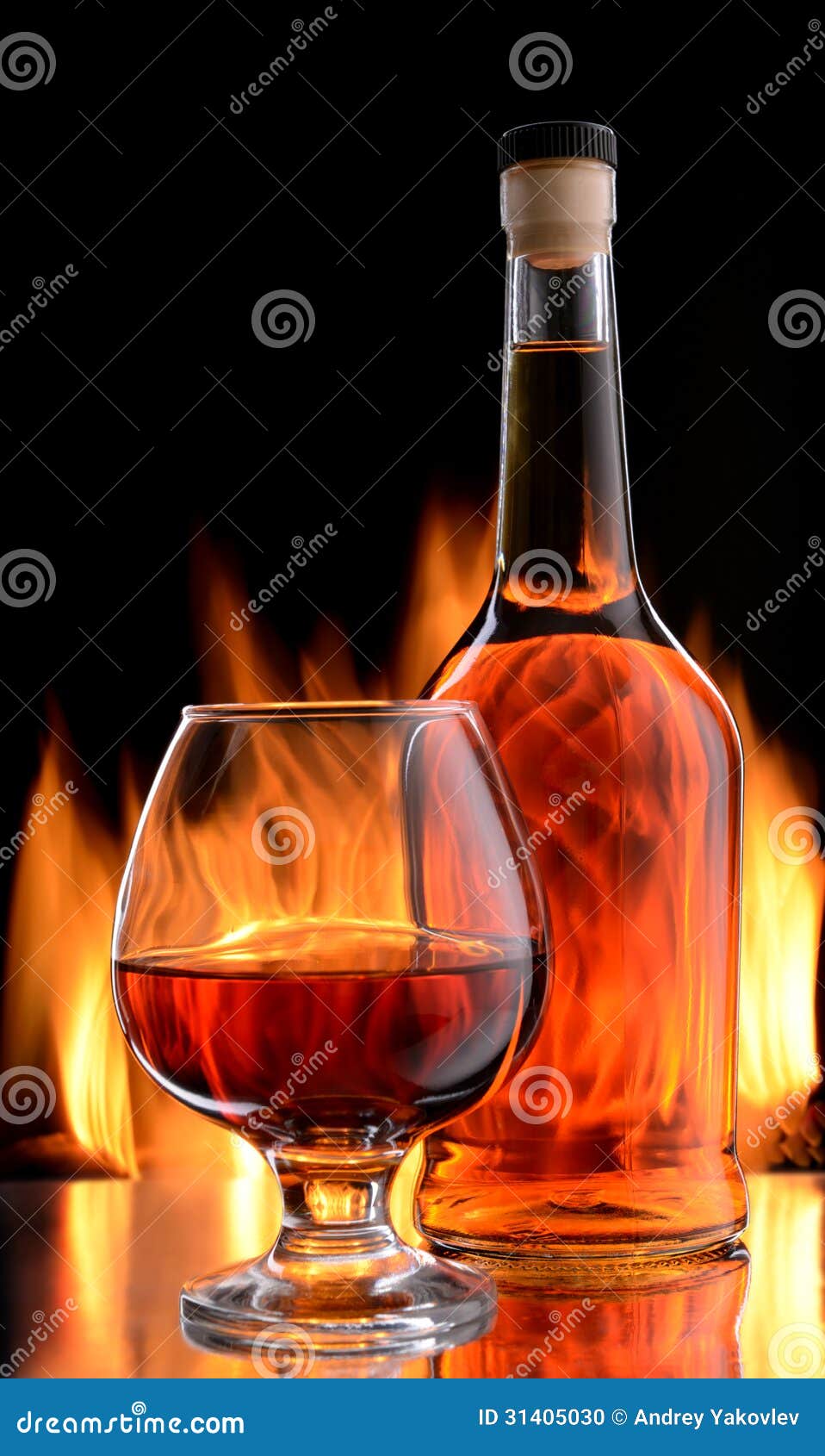 958x1690  Бутылка и стакан коньяка stock photo. Изображение Бренди - 31405030