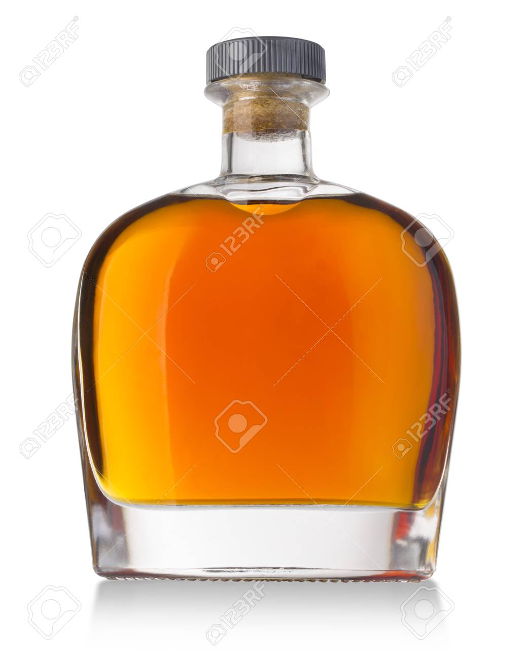 1033x1300  Полный виски, коньяк, бутылка с бренди, изолированные на белом фоне. С Path Path Path Stock Photo, изображение и роялти. Изображение 63455726.