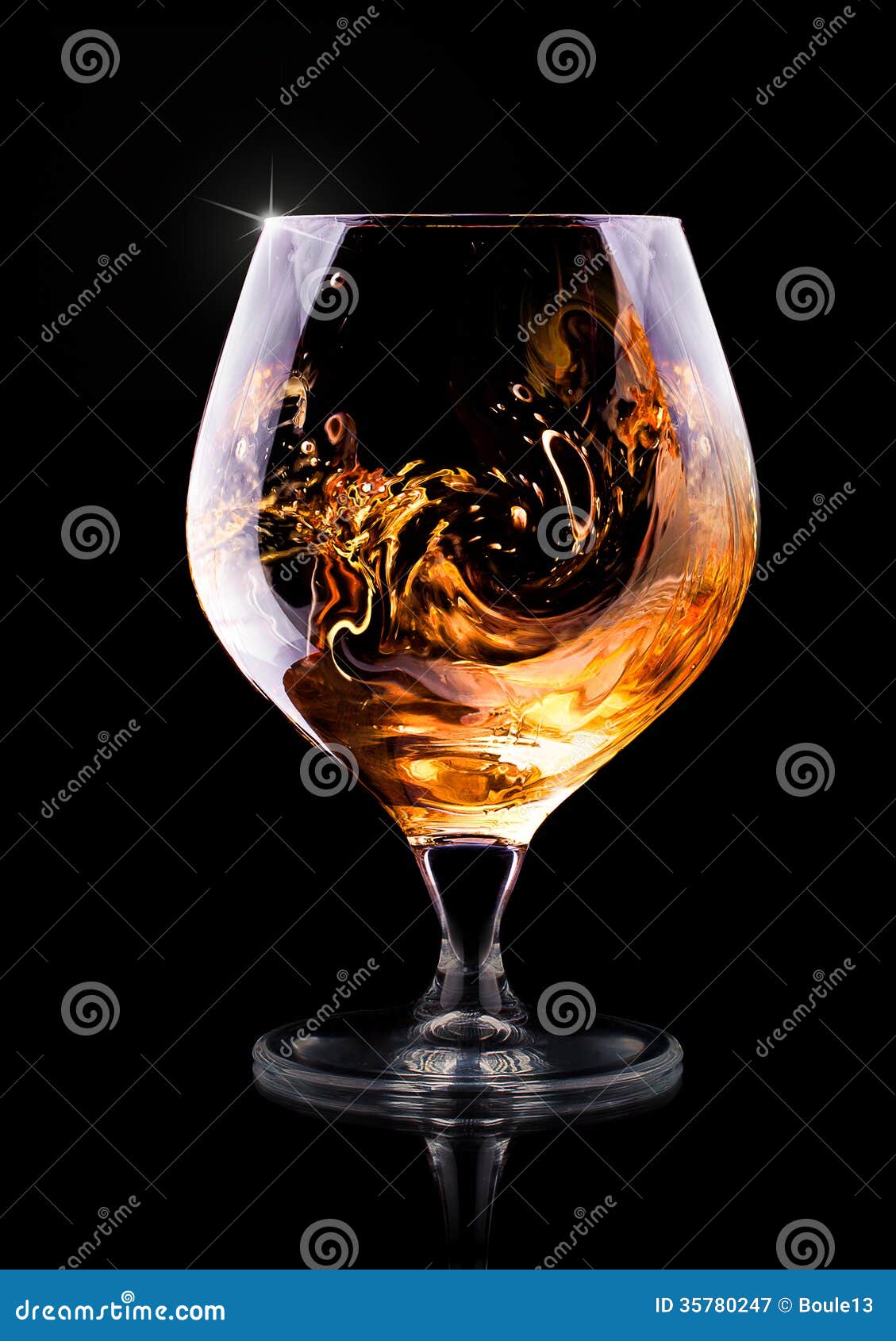 1129x1690  Коньяк или бренди на черном стоковом изображении - изображение копии, фон: 35780247