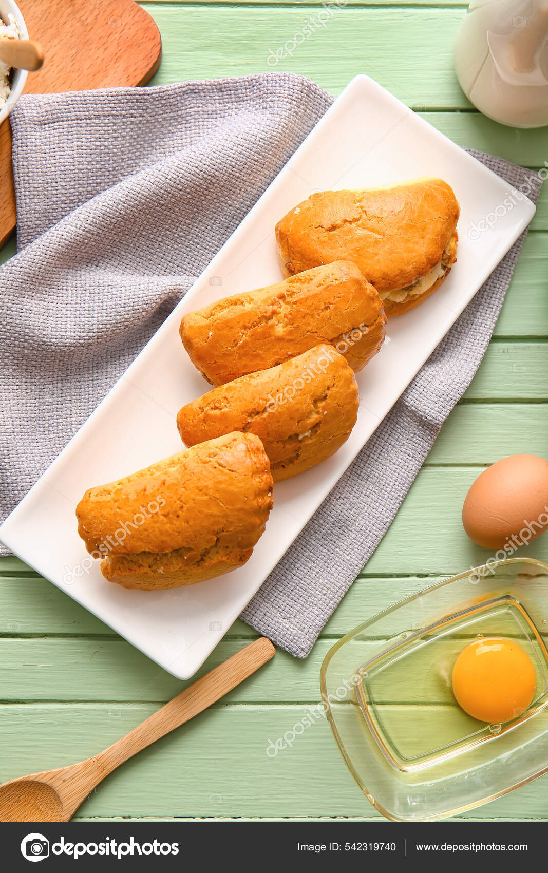 1067x1700  Тарелка вкусно сочники.