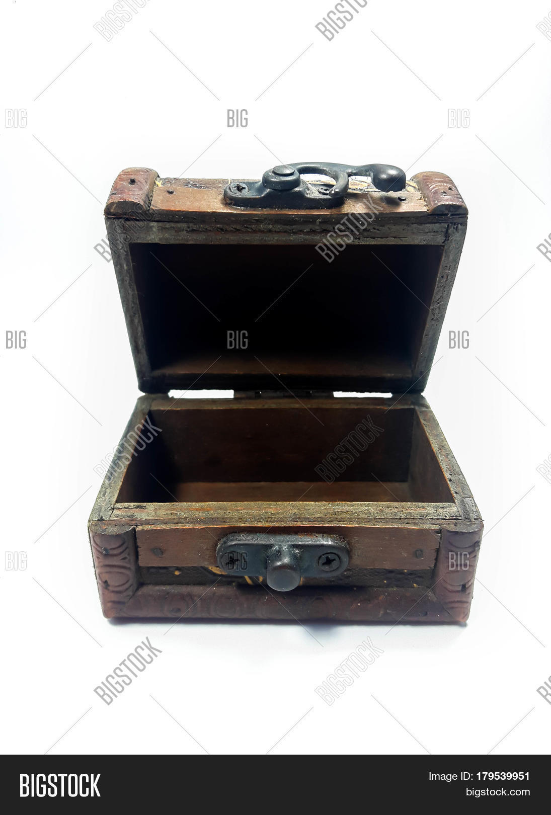 1095x1620  Коробка сокровищ Старое изображение \ U0026 Фото (бесплатная пробная версия) | Бигсток