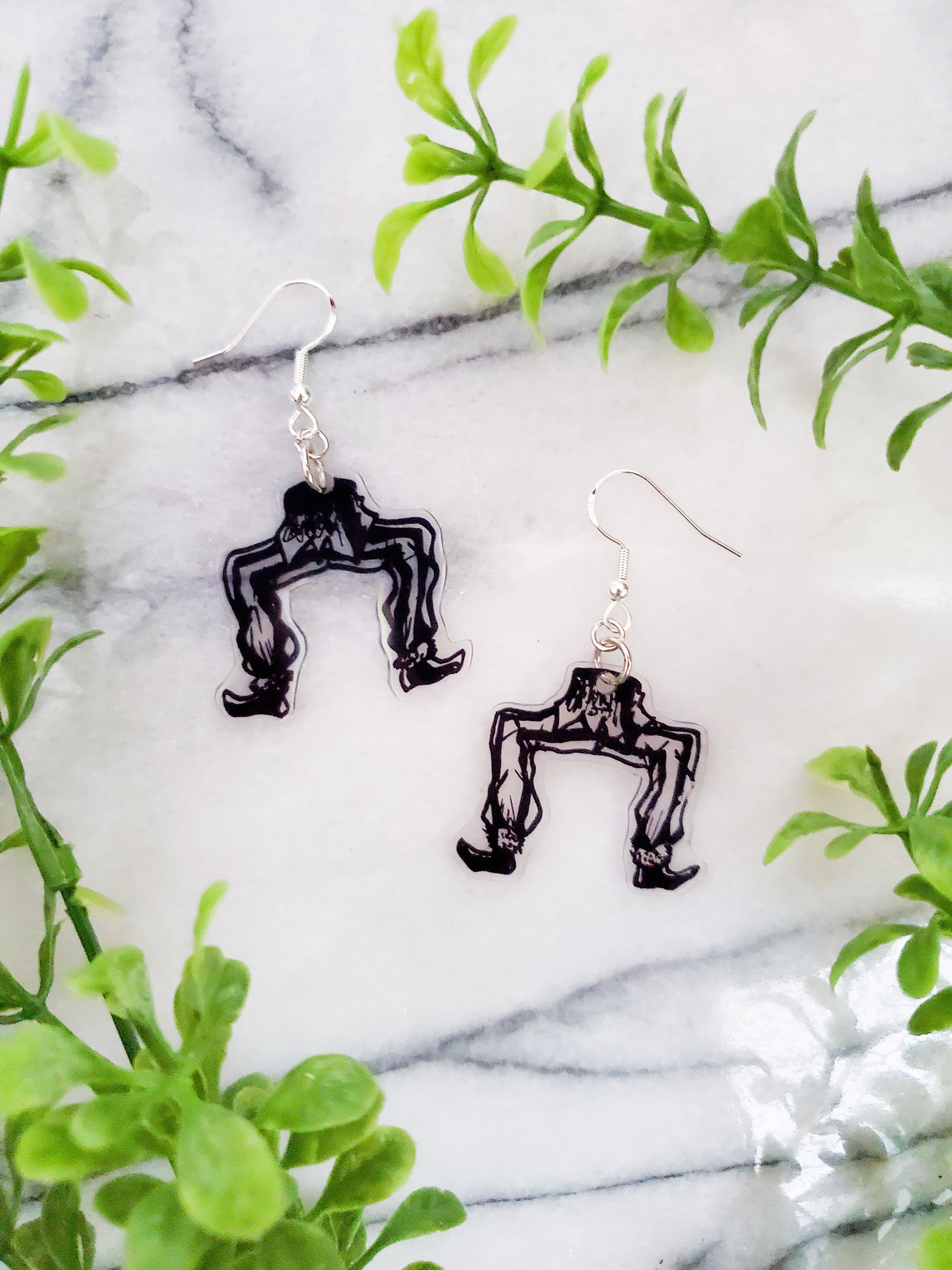 2250x3000  Николай Гогол - Этси Гонконг