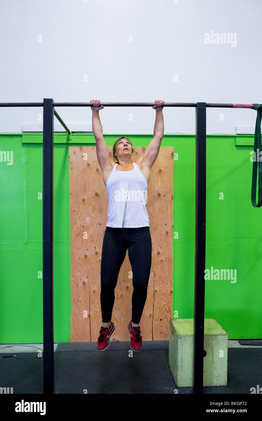 866x1390  Подтягивающий бар Hi -Res stock Photography и Images - Alamy