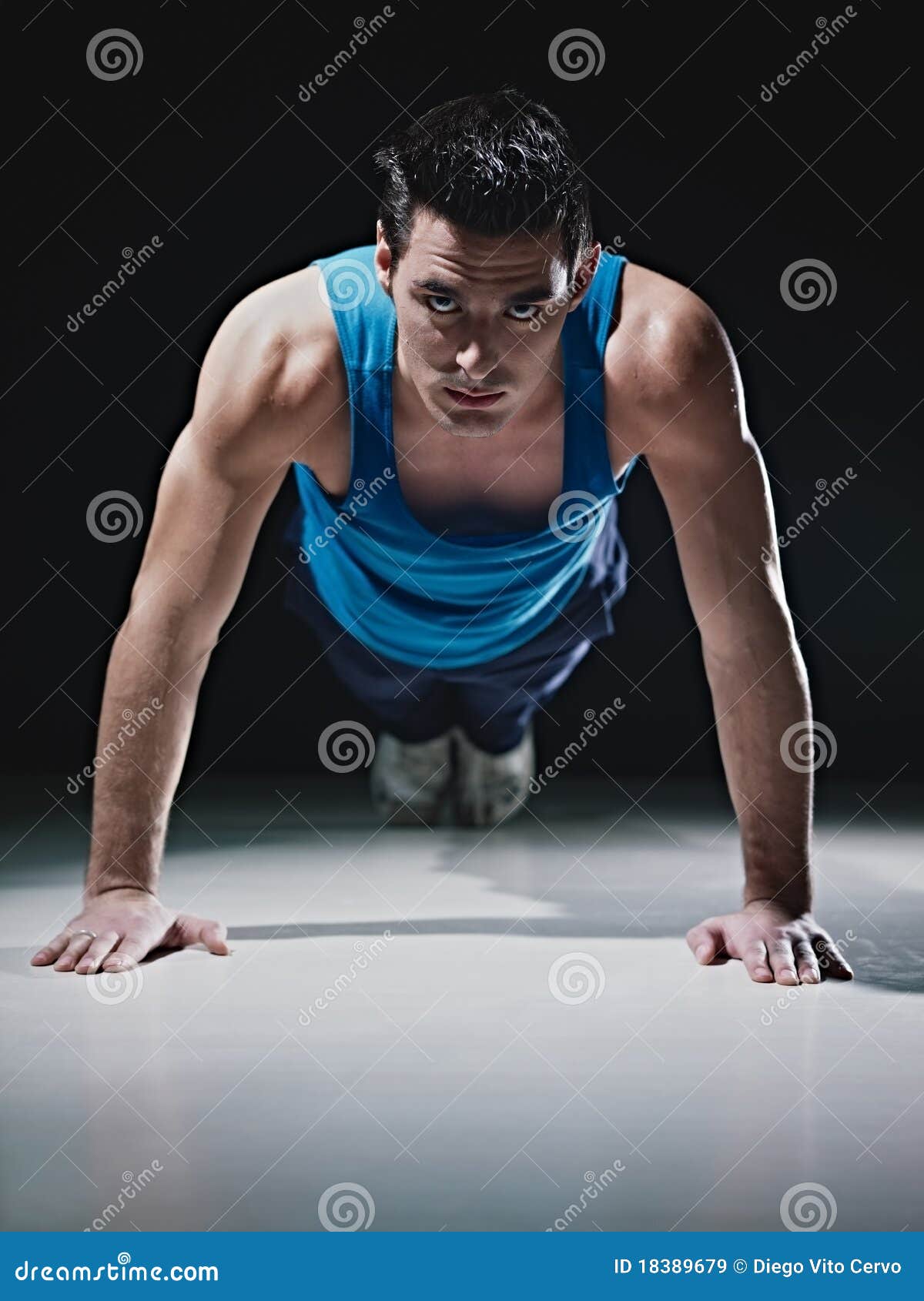 1200x1690  Человек делает отжимания на черном фоне.